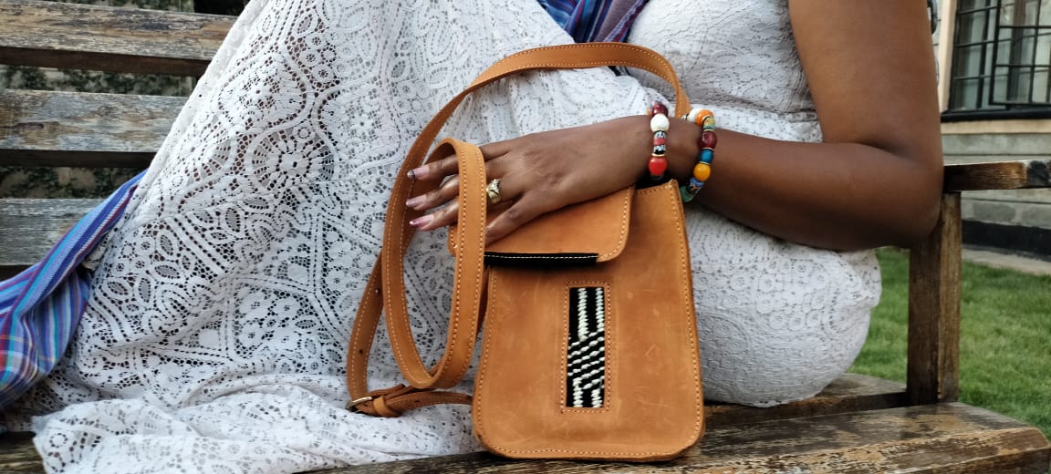 Almasi Sling Bag