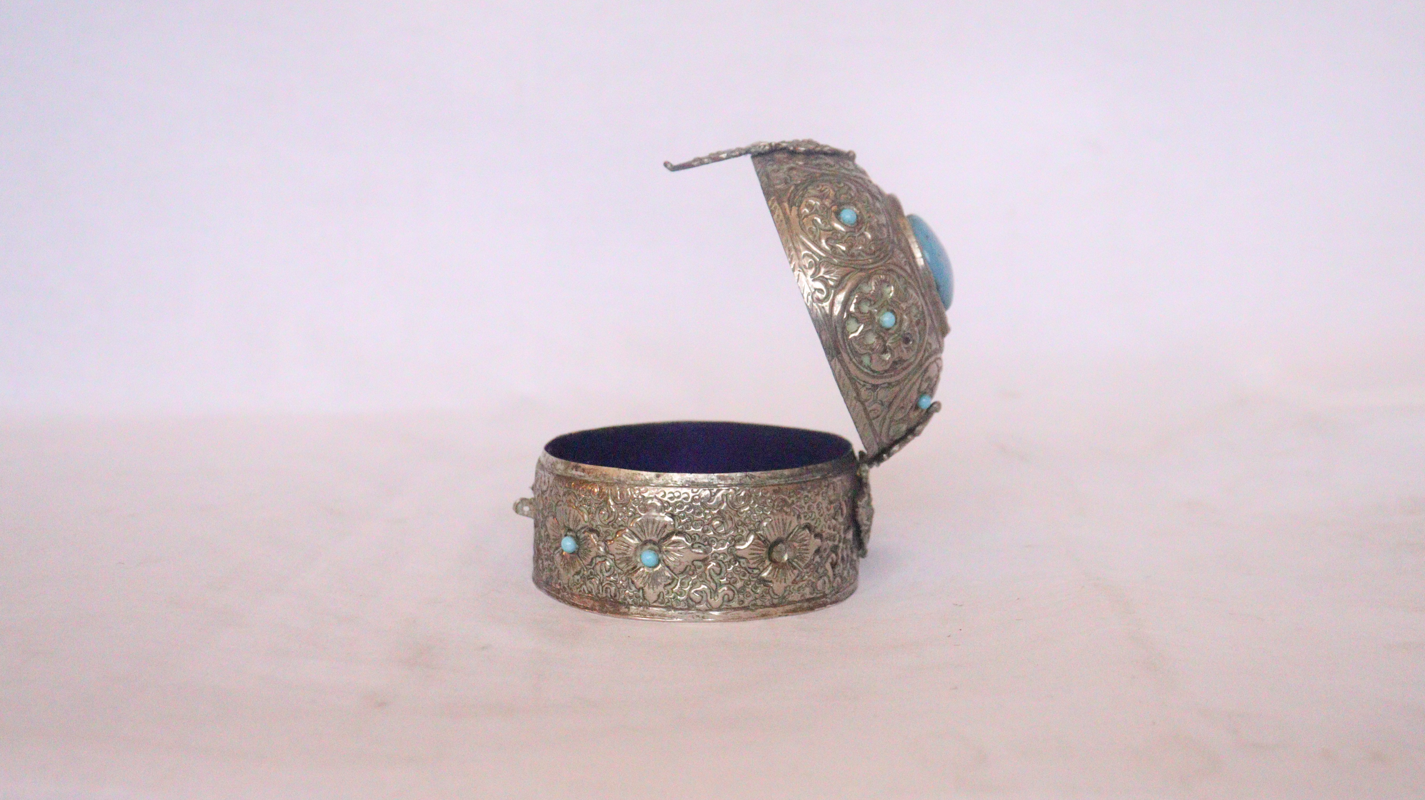 Antiques, Jewelry box, Nickel and silver velvet lining jewelry box