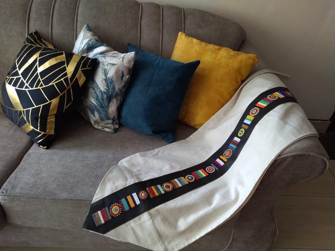 Afrique Essence Beaded Faux Leather Table Runner&quot;